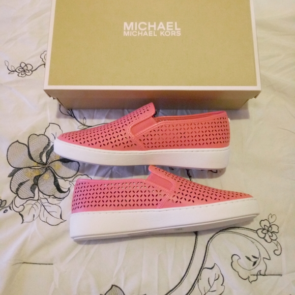 Michael Kors Olivia Slip On Sneakers - Picture 3 of 16